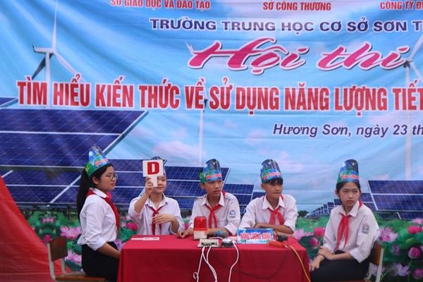 Trường THCS Sơn Tiến:     Hội thi “Tìm hiểu kiến thức về sử dụng năng lượng tiết kiệm và hiệu quả”